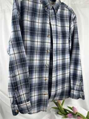 112 Redhead. Bass. Pro brand. Men’s small and women’s medium flannel shirt.